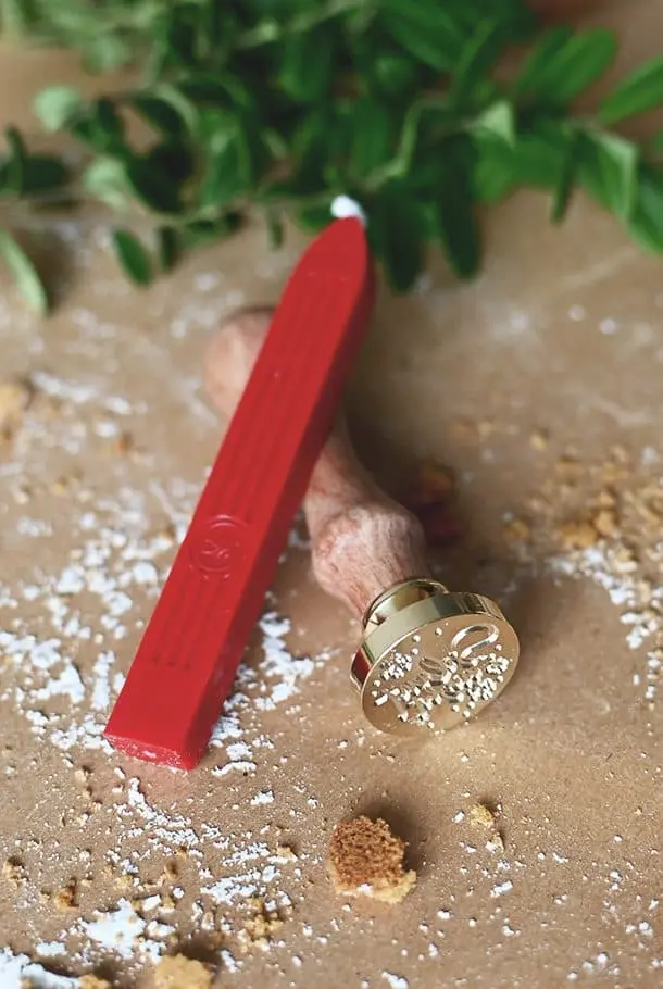 Röd lackstång med veke3.webp