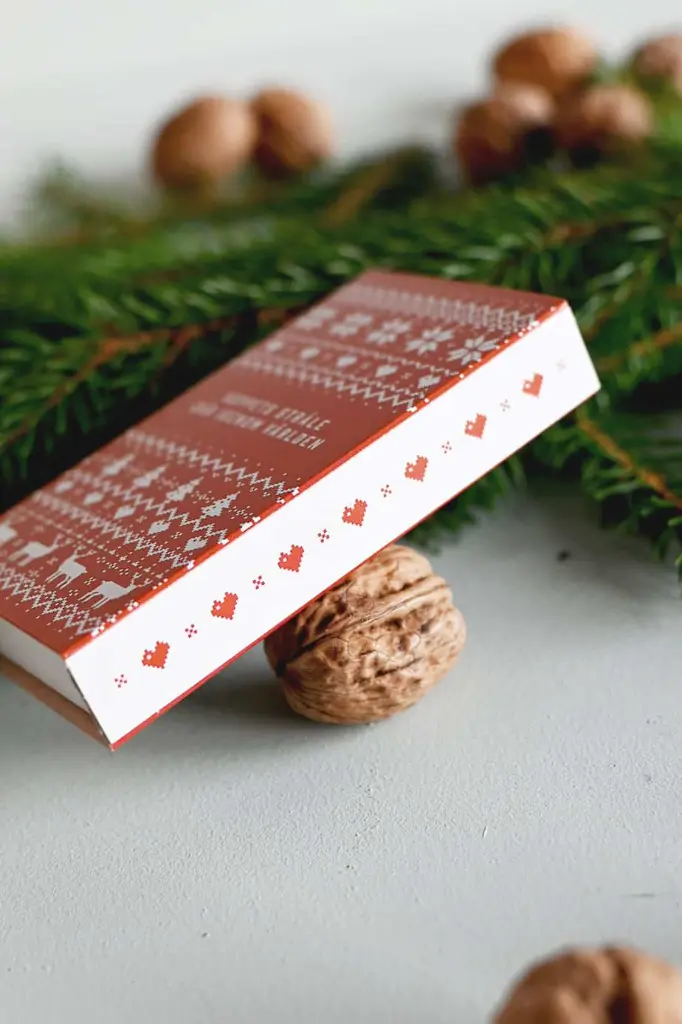 Stor tändsticksask Hoppets stråle går igenom världen3.webp