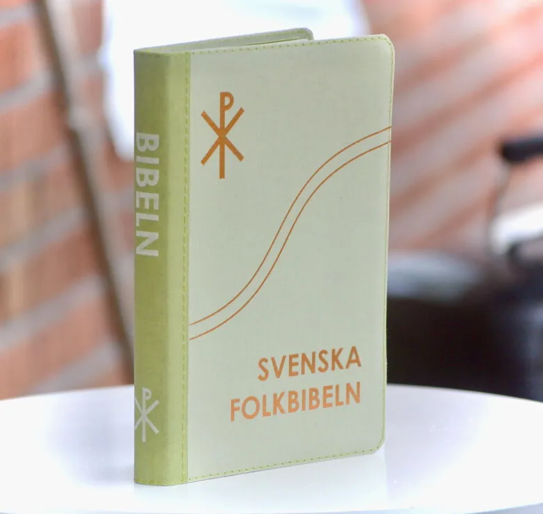 Svenska Folkbibeln 2015 Slimline, grön linnestruktur4.webp