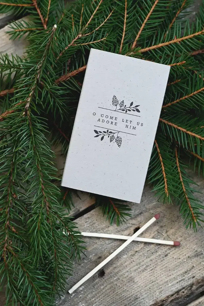 [913.011] Stor tändsticksask – O, come let us adore Him